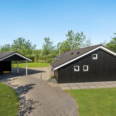 Cozy Home In Tarm With Kitchen Exterior foto