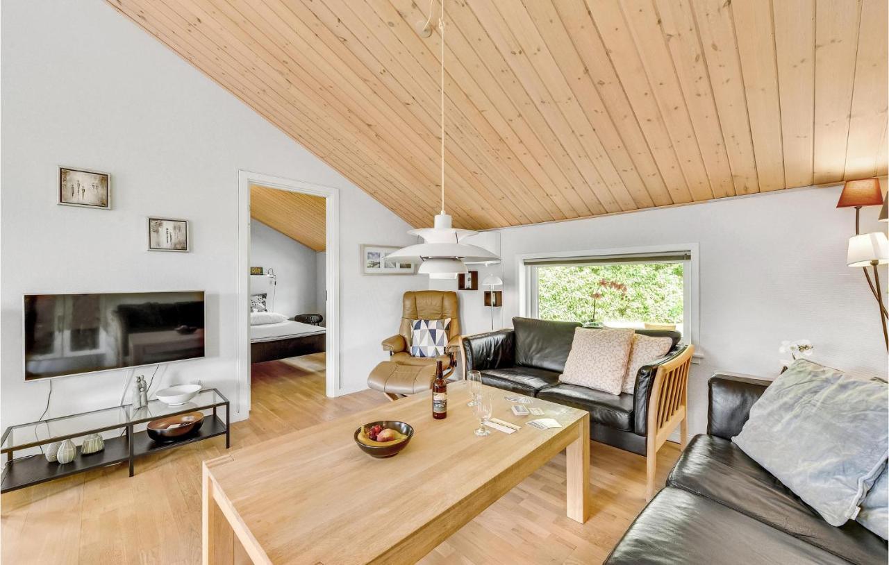 Cozy Home In Tarm With Kitchen Exterior foto