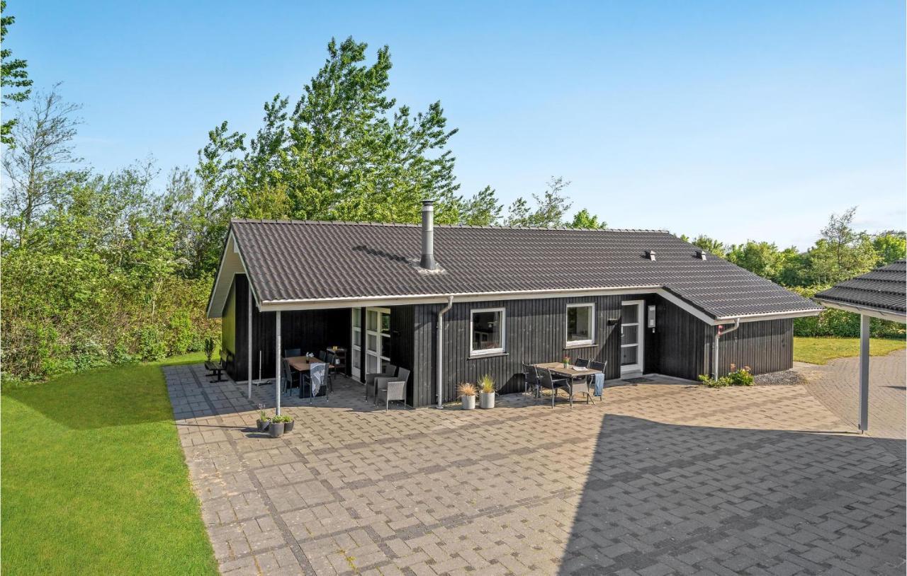 Cozy Home In Tarm With Kitchen Exterior foto