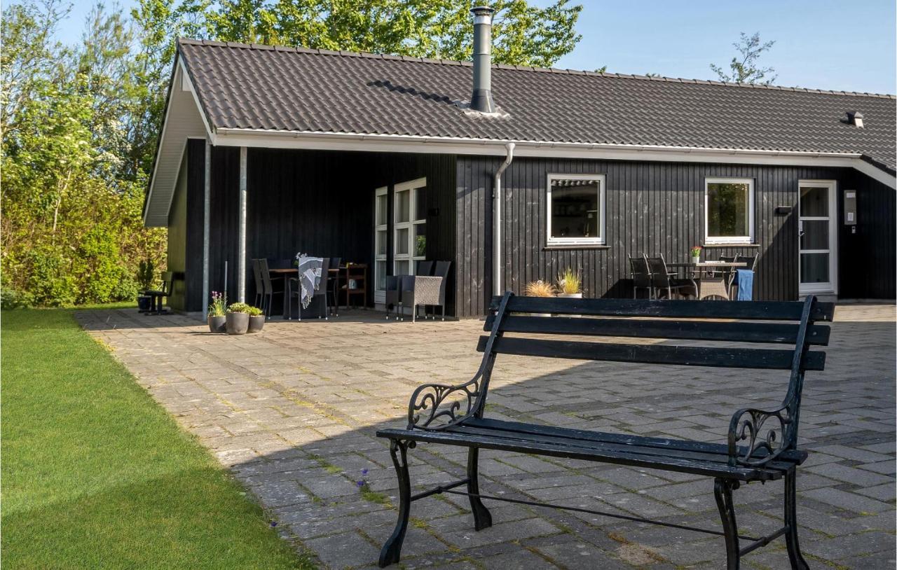 Cozy Home In Tarm With Kitchen Exterior foto