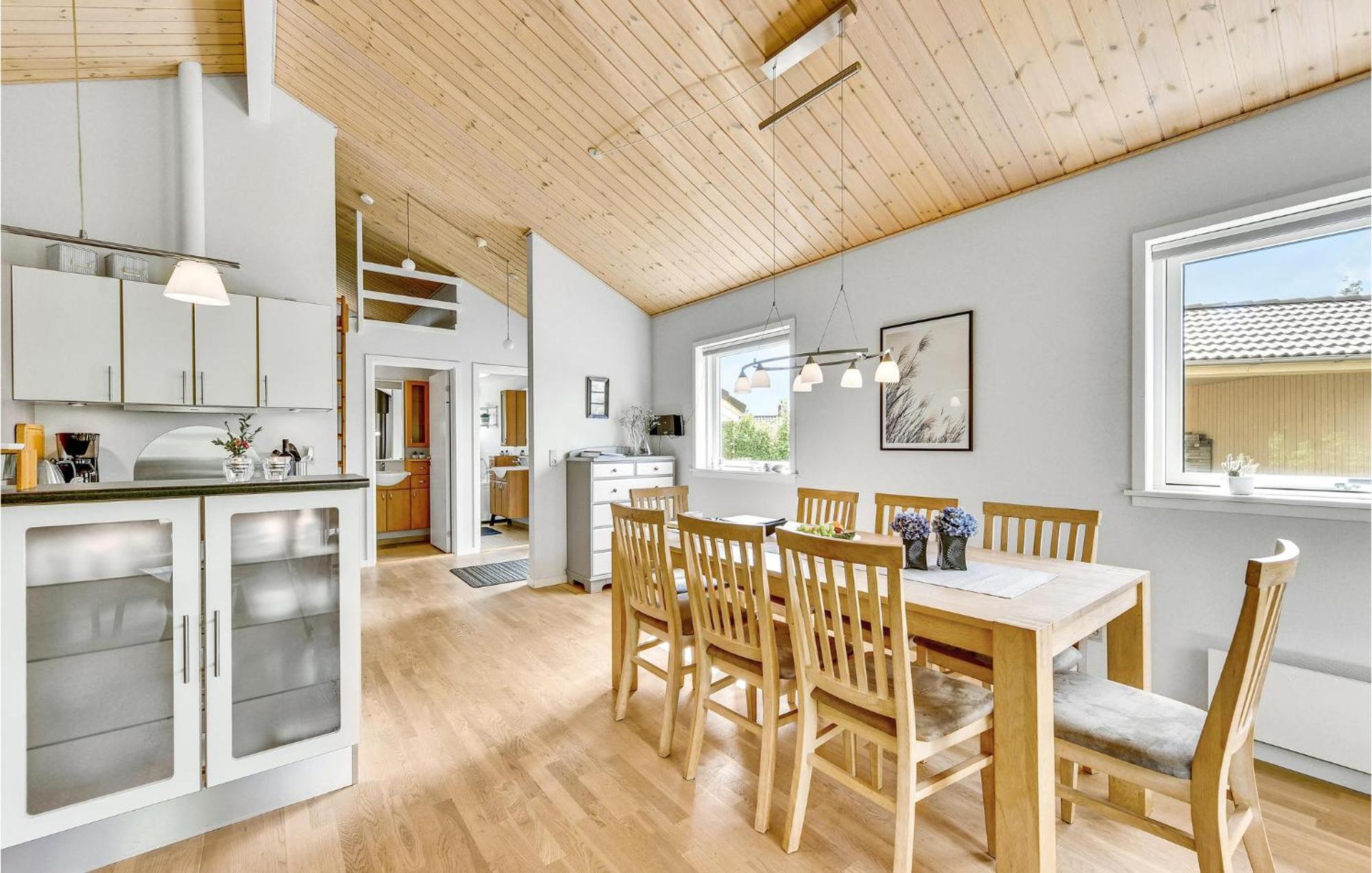 Cozy Home In Tarm With Kitchen Exterior foto